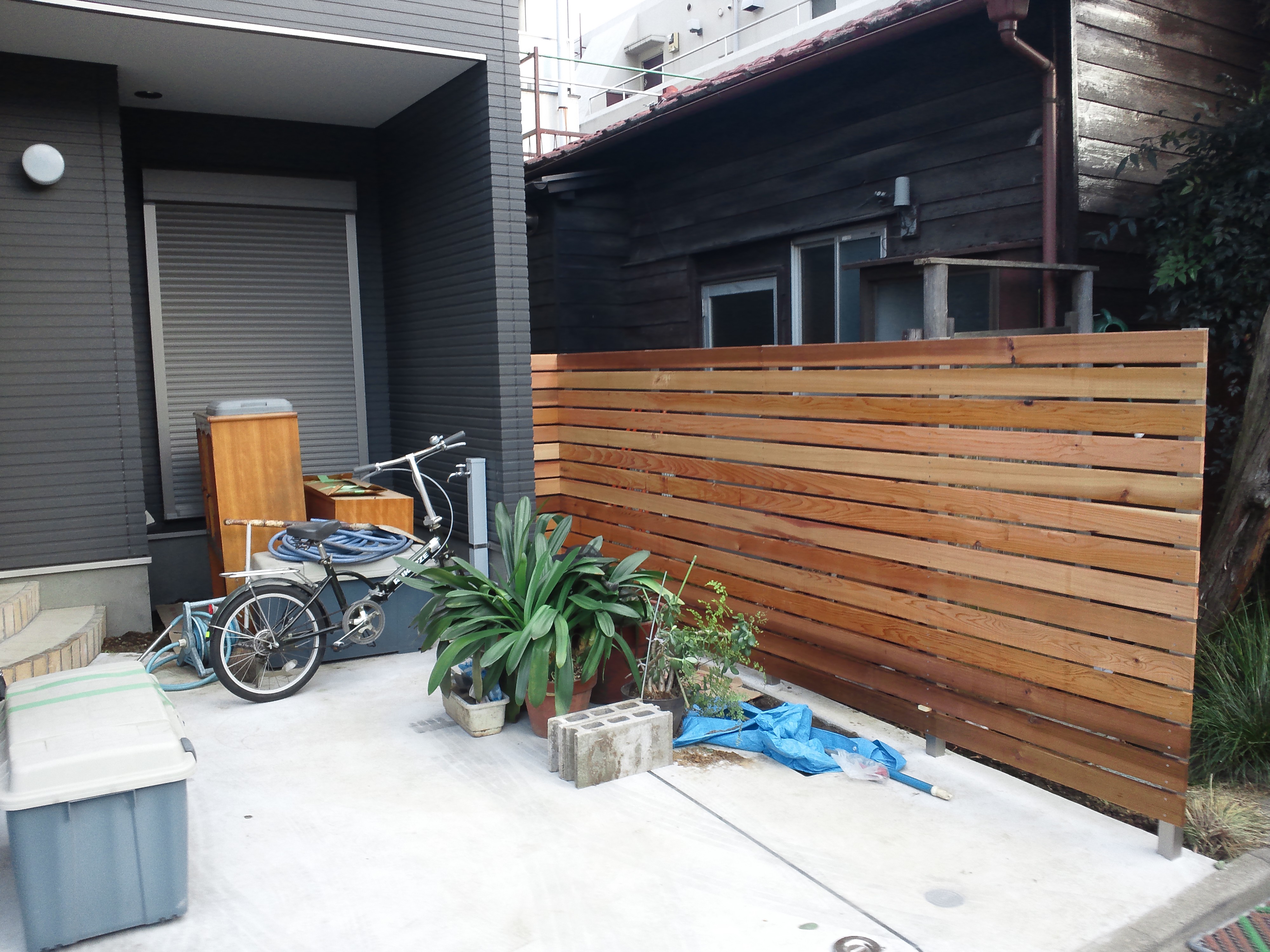 木製フェンス。 現場スタッフのガテン系ブログ GATEN Blog AZ KENSETSU【アズ建設】